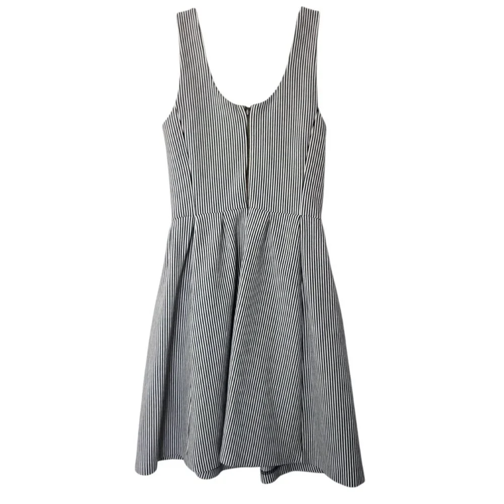 Banana Republic - Blue & White striped dress - Size 2 - Picture 2 of 13